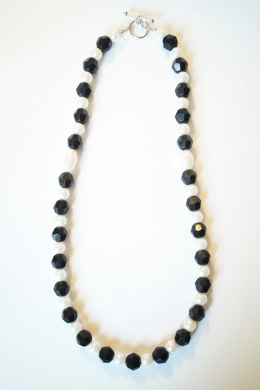 Black and White Pearl Necklace