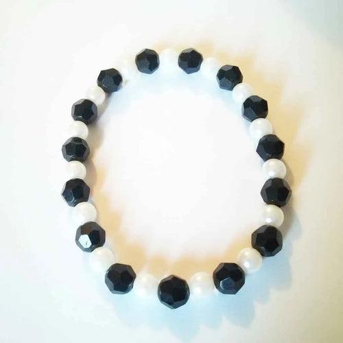 Black and White Pearl Bracelet